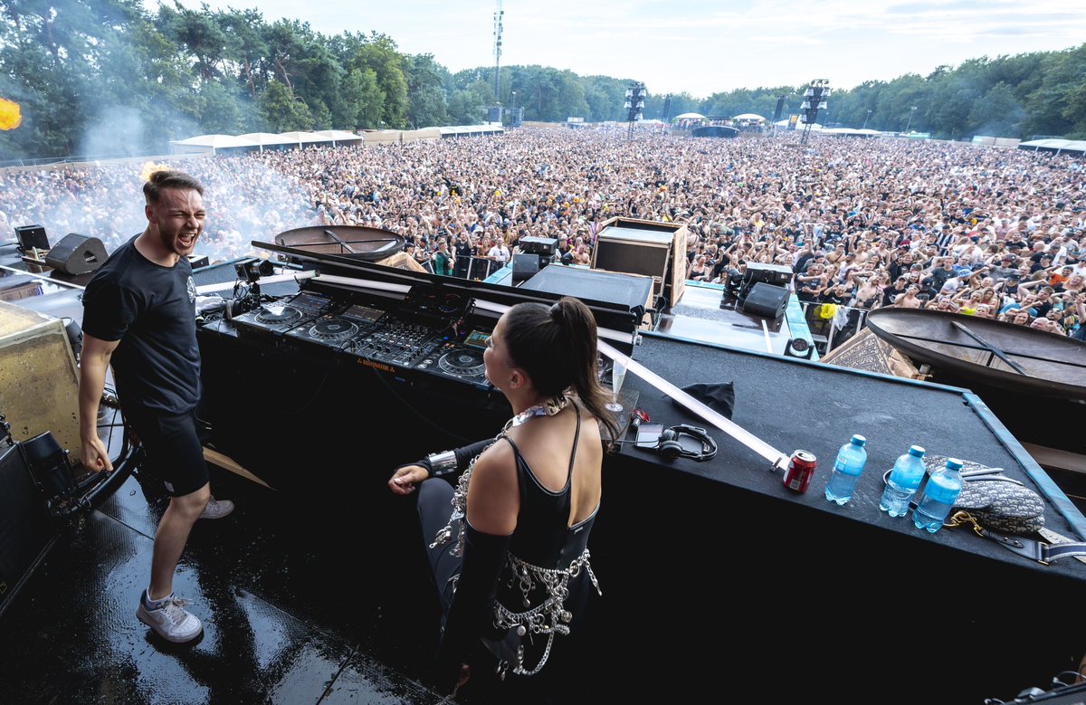 MissK8music's tweet photo. 𝑻𝑯𝑰𝑺 𝑾𝑨𝑺 𝑶𝑼𝑹 𝑫𝑶𝑴𝑰𝑵𝑨𝑻𝑶𝑹!
My 10th year playing on the mainstage of the biggest hardcore festival in the world! 🔥

Sefa b2b Miss K8 💣💥 https://t.co/Pl7q5e7XmT