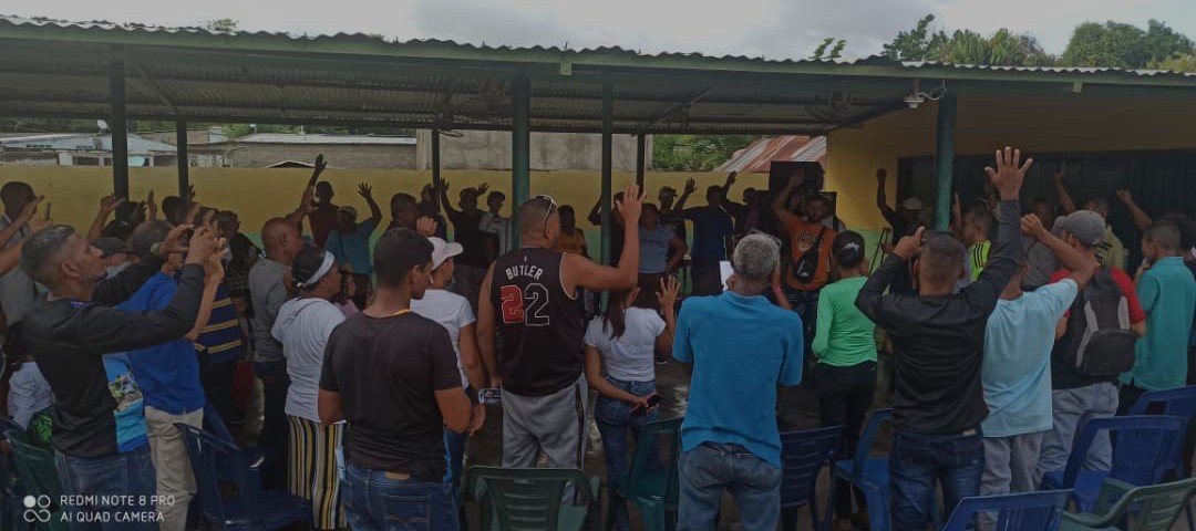Juramentación de la gran maquinaria Adeca en el municipio  mariño junto a nuestro Secretario 
General seccional Edgar Garcia para garantizar el triunfo de Edmundo presidente este 28 de Julio.
Todos Unidos a votar en la Manito, 
Los Adecos comprometidos con la Unidad y el triunfo
