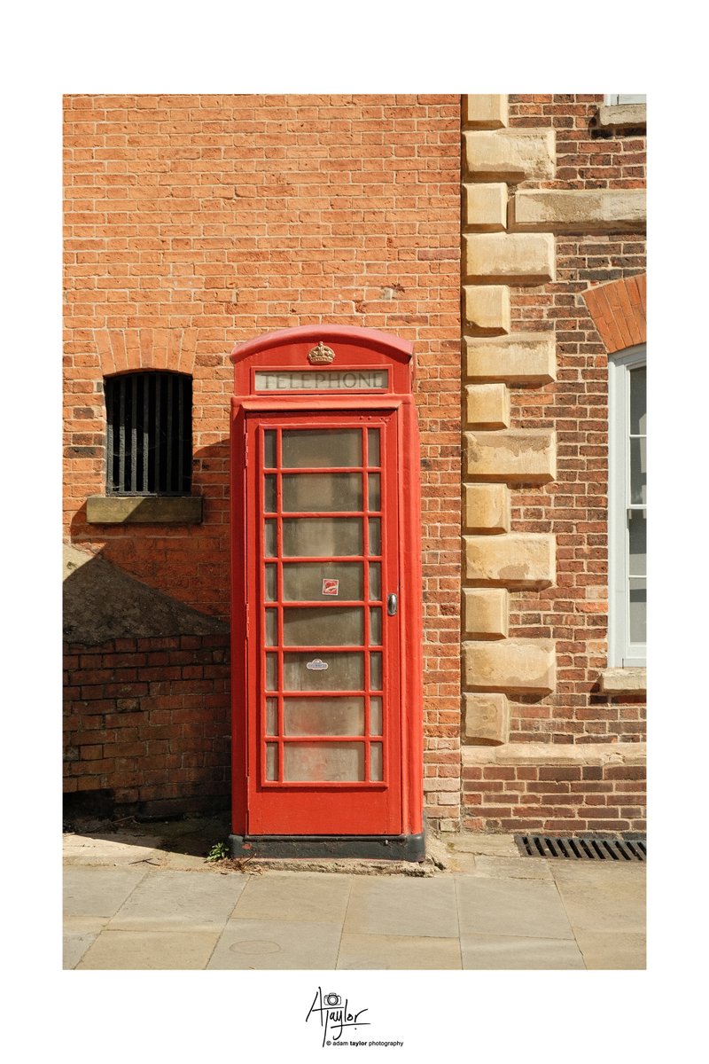 AdamT1991's tweet image. 'TELEPHONE'

📷 Fujifilm X-T4 + 18-55mm F2.8-4
🎞️ Portra 400

Prints,
redbubble.com/shop/ap/163159…

© Adam Taylor Photography
. . .
#everyday #everydaystreet #everydaystuff #mundane #streetphotography #england #britain #lincolnuk #fujifilmxt4