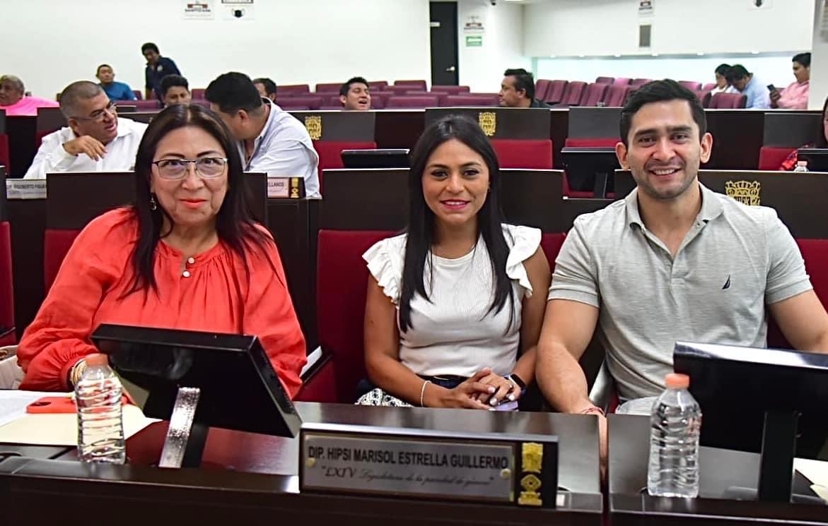 EstrellaHipsi's tweet photo. Hoy nos tocó asistir a sesión de congreso 🏛️ https://t.co/Am63ansbdB