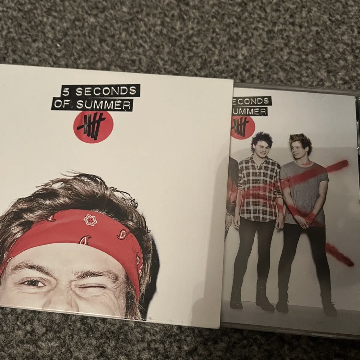 ‼️ GIVEAWAY ‼️

We’re giving away an Ashton Irwin slipcase self titled CD 🧸 
To enter you must: 

- Follow us &amp; RT this tweet 
- Donate to ANY Palestinian gofundme 
- MUST show proof in the replies!!

The giveaway closes 20th August &amp; is worldwide 🫶🏻