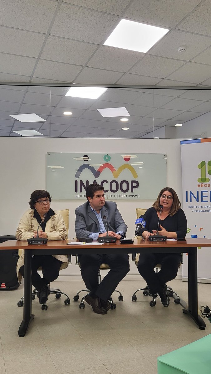 inacoop's tweet photo. #Ahora se presentan los resultados de las investigaciones realizadas en el marco del Programa de Formación Cooperativa, #Procoop. 
Participan, la directora de @INEFOPoficial Marisa Acosta, la presidenta de @Cudecoop_uy @alicia_maneiro y el presidente de Inacoop @mfernandez33. https://t.co/hHrdYYfkWL