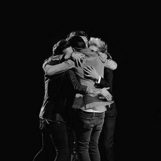 flickershxwn's tweet image. they were the best part of my childhood and teenage years, and I’ll never forget that #14YearsOfOneDirection