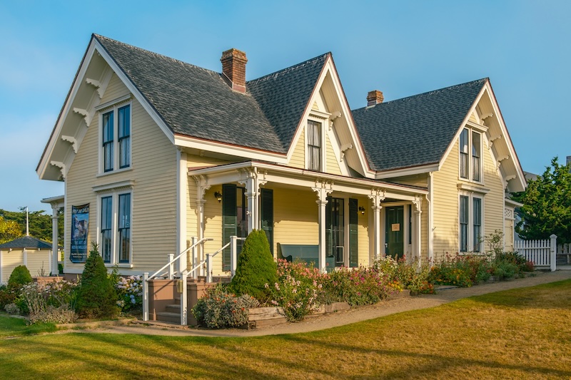 Stop by the Kelley House Museum at 45007 Albion Street in Mendocino! Visit our gardens, and explore the inside of one of the first homes built in Mendocino. The museum is open Thursday-Monday, 11am - 3pm. Our current exhibit is “Paint the Town: The...

kelleyhousemuseum.org/kelley-house-m…