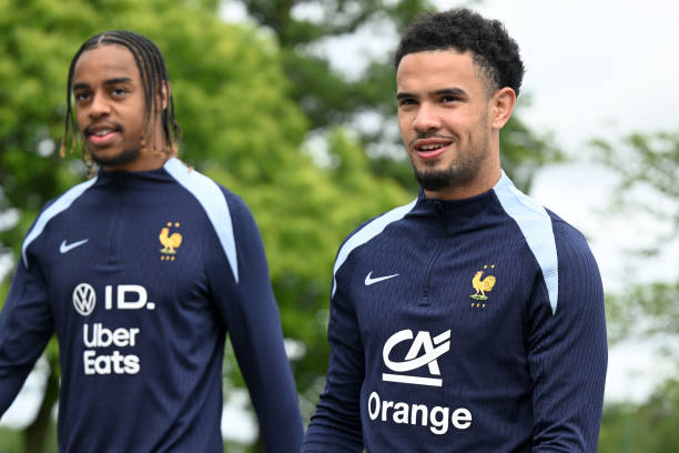 footpassssion's tweet photo. Désiré réfléchis bien https://t.co/ryP4TBMaSA