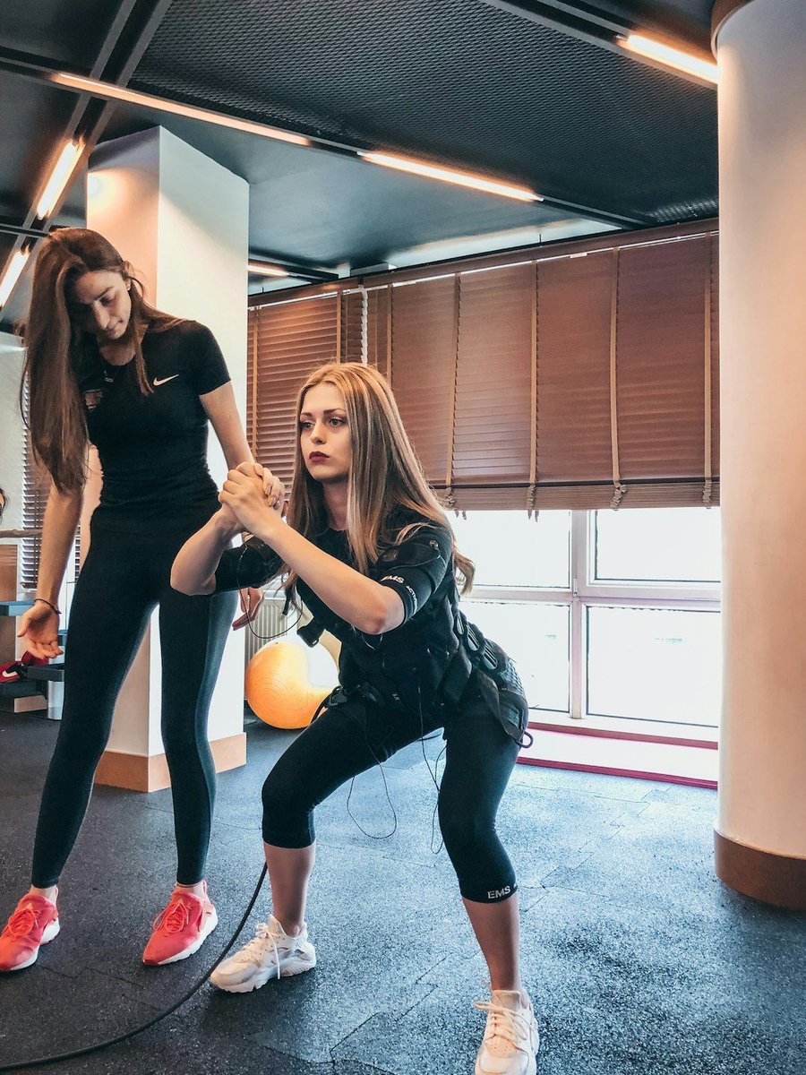 drToniCamacho's tweet photo. Working your legs helps to produce hormones such as #cortisol, #testosterone, and human growth hormone (#HGH). Cortisol helps your body to respond to stress and increase fat #metabolism. Click the link to read now! https://t.co/86aBOOMwCS 

#fatmetabolism #metabolictraining https://t.co/4ssoYaEHjo
