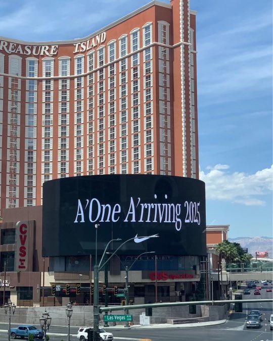 Jada ☭ tweet media