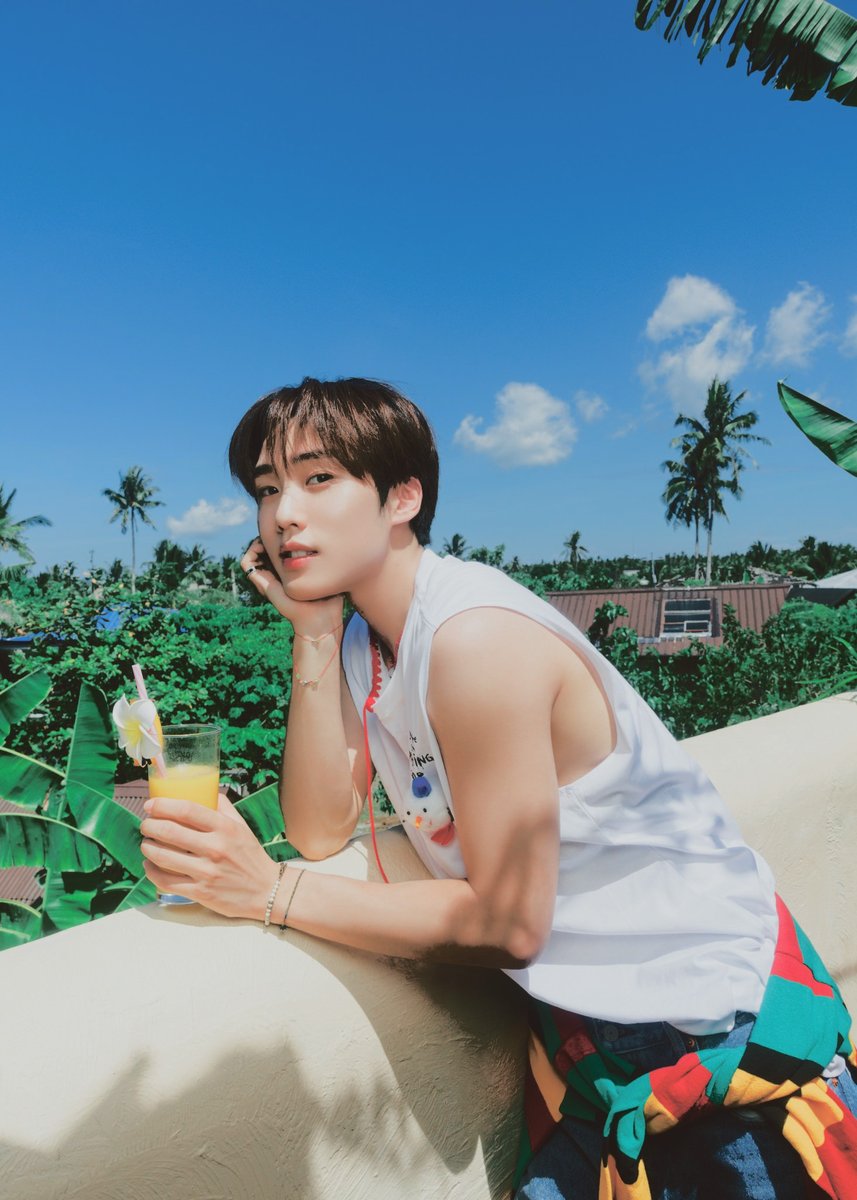 baecobra's tweet photo. ㅤ 
                 ،२iɬ's،🥥#xiasummer،١
              ˙summer،ｨmeans’⋆cobie:
             ✧˙sunshine⍪🫐冷३waves⦆

   ㅤ ㅤ https://t.co/iwVsKPRdG7