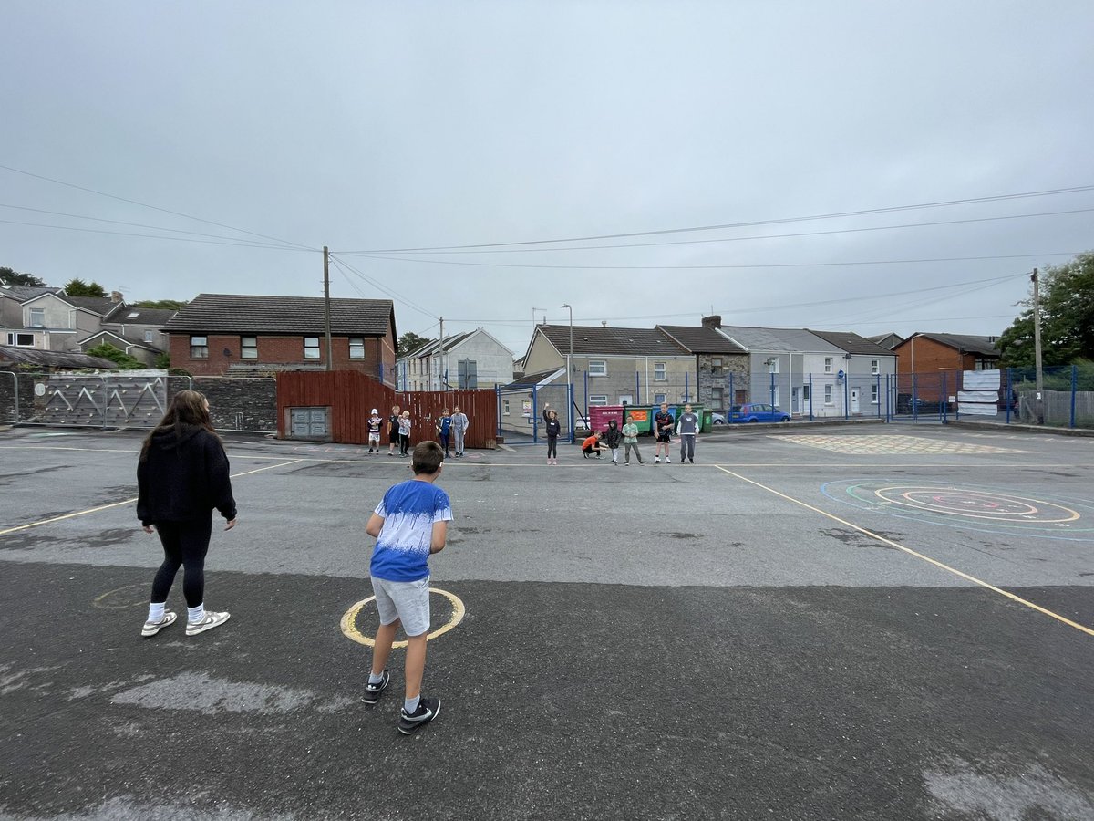 Great day @ysgolhenheol for the food and fun camp. Great to see girls and boys enjoying some rugby skills <a href="/WRU_Community/">WRU Community - Wrth galon y genedl</a>