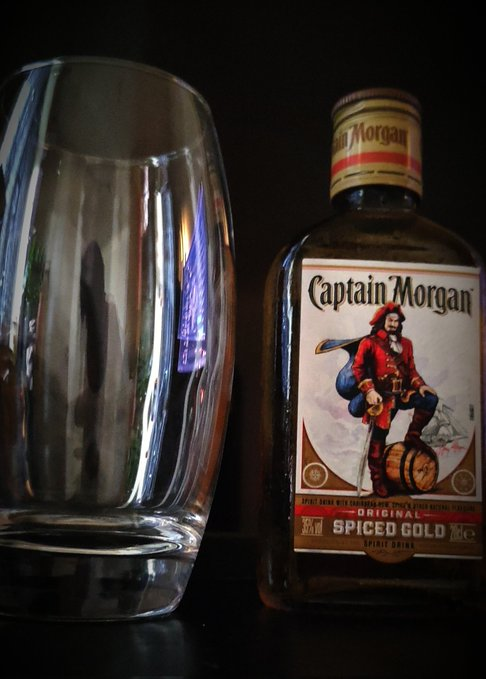 MemeCoins777's tweet photo. โArrrr, Bottoms Up...Chin Chin Me Darlings! ๐ฅ ๐
#Feelinglikeapirate #jacksparrow #Bottomsup #blackheart #walktheplank #pissedup #tothesharks https://t.co/zPspewjJhT