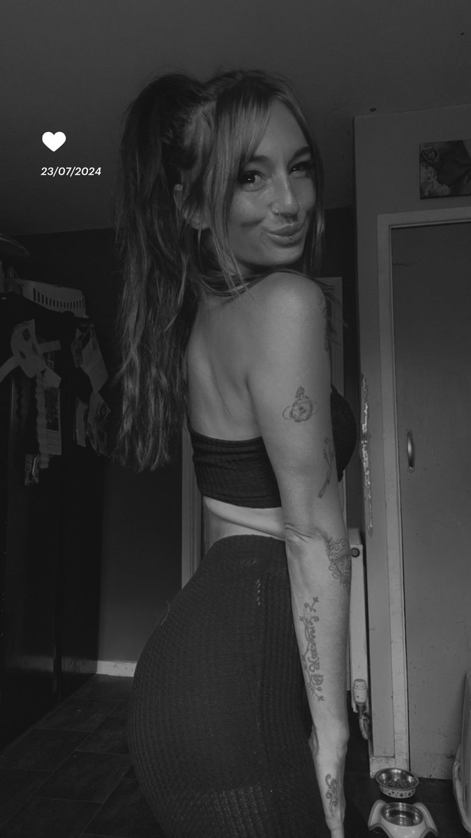 GoddessBeebee91's tweet photo. You'll never have a hot girl like me ..
Sending is the closest you'll ever get

Findom paypig cashslave humanATM finD https://t.co/5zE4Zkgxua