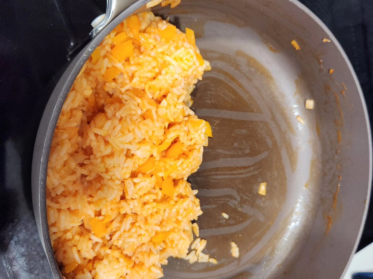 rootbeerfoodie's tweet image. I suck at cooking tried to follow kimono mom tutorial on YouTube for omurice at least it tasted good

#worstcook #worstcooks #badcook #omurice #omelet #omeletrice #egg #eggs #rice #jasminrice #onion #ketchup #peppers #yellowpeppers #japanesefood #food #badcooking #cooking #dinner