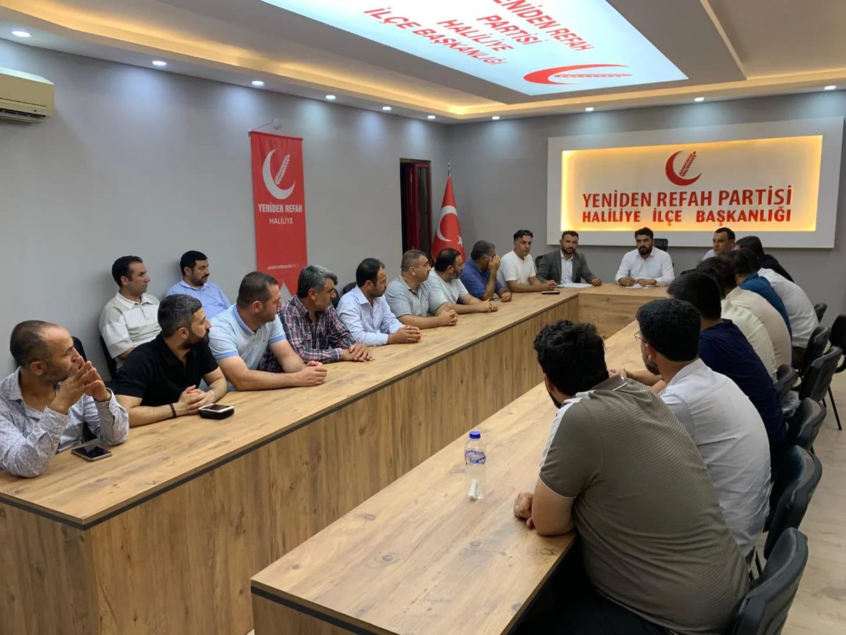 Temmuz ayı ilçe divan toplantımızı ilçe başkanımız Abdulselam Yıldız'ın riyasetinde il başkanımız Ahmet Yetimoğlu ve ilçe teşkilatımız ile gerçekleştirdik. Aldığımız kararların hayırlara vesile olmasını dileriz. 

@ErbakanFatih <a href="/nureddingul/">Nureddin GÜL</a> <a href="/ahmetyetimoglu_/">Ahmet Yetimoğlu</a> <a href="/aselamyildiz63/">Abdulselam Yıldız</a>