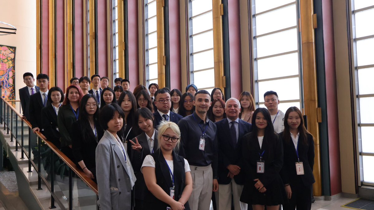 UNITAR_NYO's tweet photo. ππ Successful first two days of the Global Diplomacy Bootcamp! Day 1: Explored the UN System's history & AI's future role in diplomacy & peacekeeping. Day 2: Hands-on multilateral negotiation exercises & learned the rules of the game. #UNITARNYO https://t.co/afGhZWPGJA
