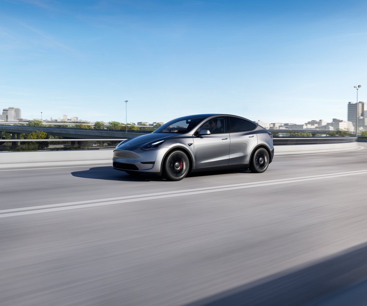 Tesla tweet media