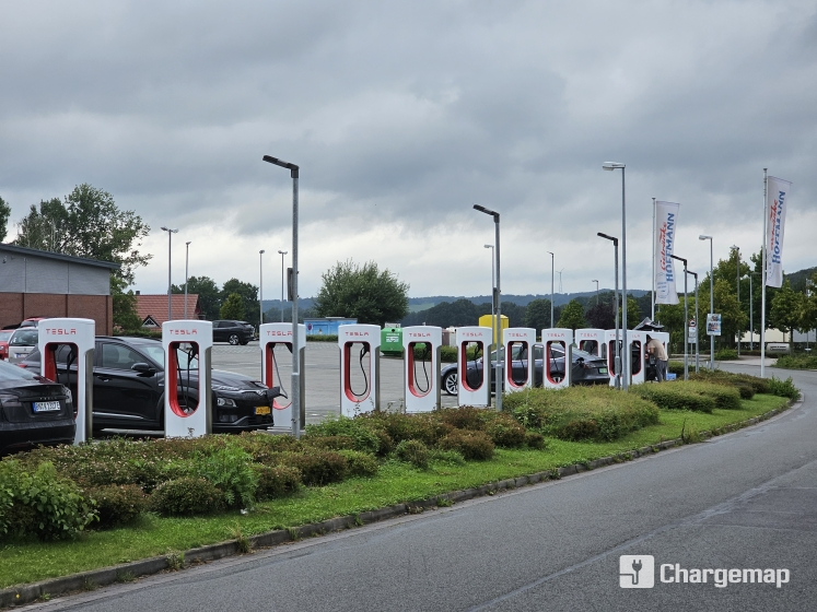 Although I appreciate the superchargers that are getting installed in Germany, can I request that they are placed at locations with more accommodations nearby? At least a toilet. 

For example, the only supercharger near Osnabrück is at Bissendorf and it's a quite unfriendly