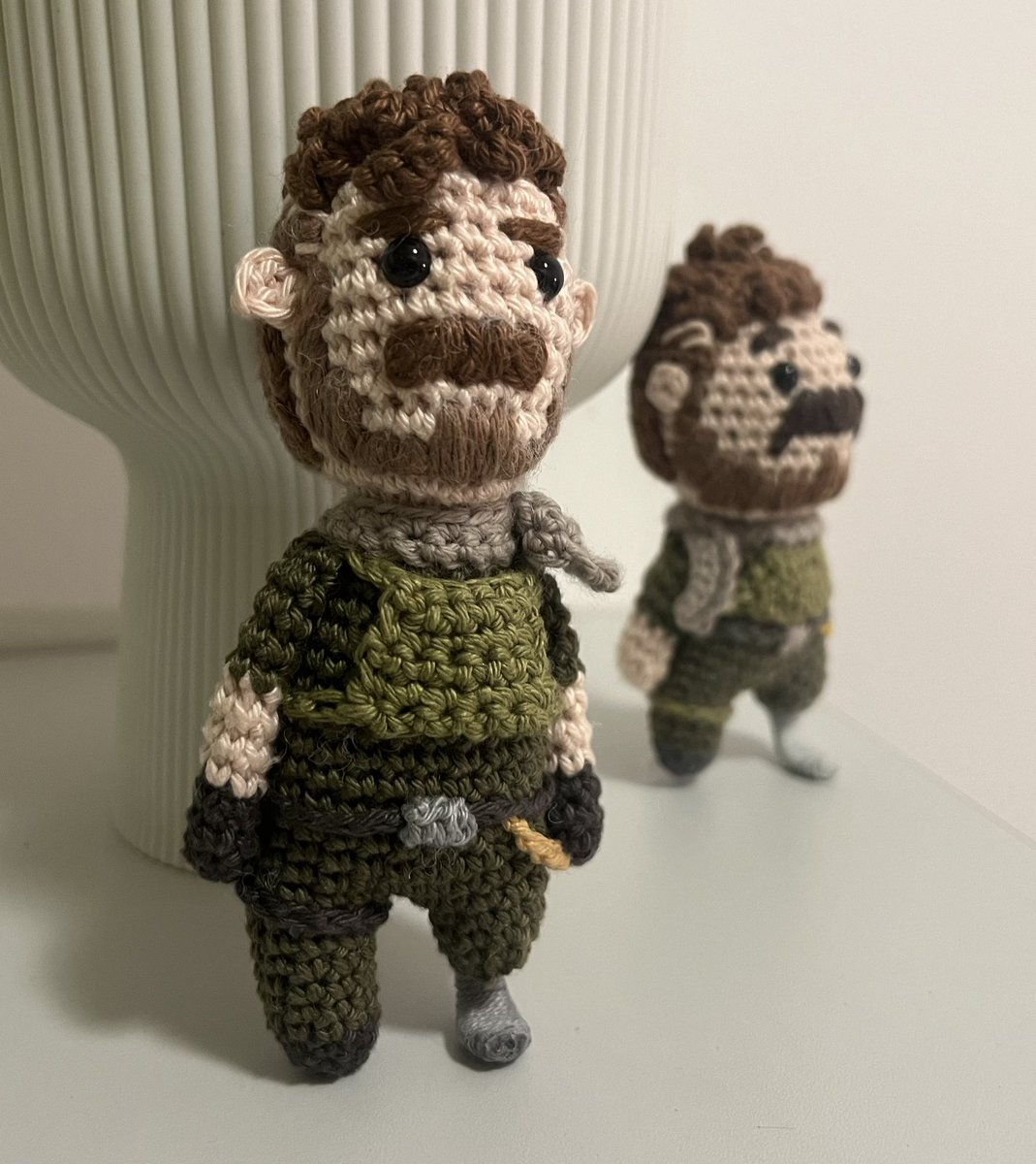FoxTheRedCat's tweet image. Eight month update on Echo 3-1🫡🦿
At least with the updated pattern!
———
Phew I was in a bit of a rush to finish this before my move! Officially the last thing I’m packing is yarn, the crochet hook and a bunch of pins🧶📌
#cod #CallofDuty #CallofDutyModernWarfare #AlexKeller