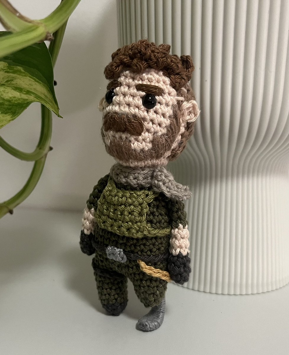 FoxTheRedCat's tweet image. Eight month update on Echo 3-1🫡🦿
At least with the updated pattern!
———
Phew I was in a bit of a rush to finish this before my move! Officially the last thing I’m packing is yarn, the crochet hook and a bunch of pins🧶📌
#cod #CallofDuty #CallofDutyModernWarfare #AlexKeller