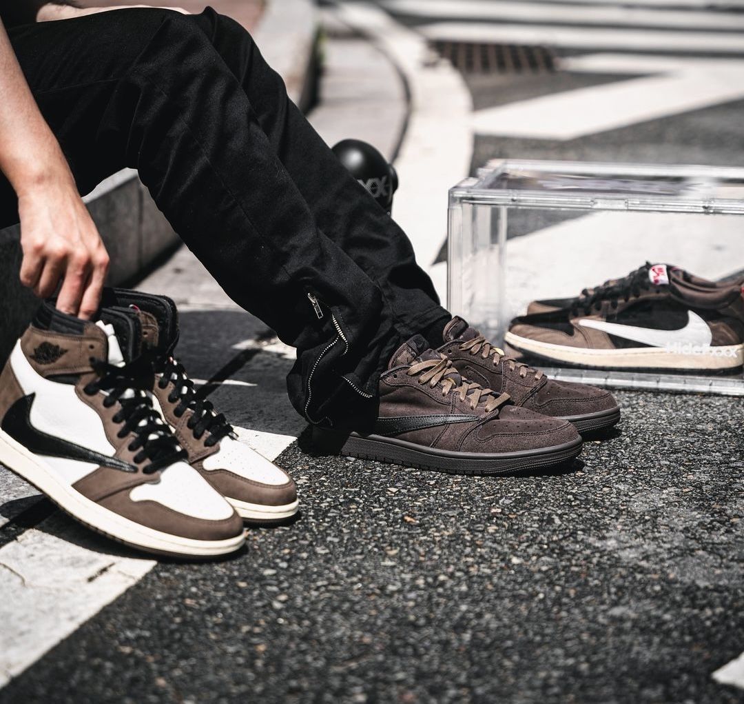 travis scott 1s on feet