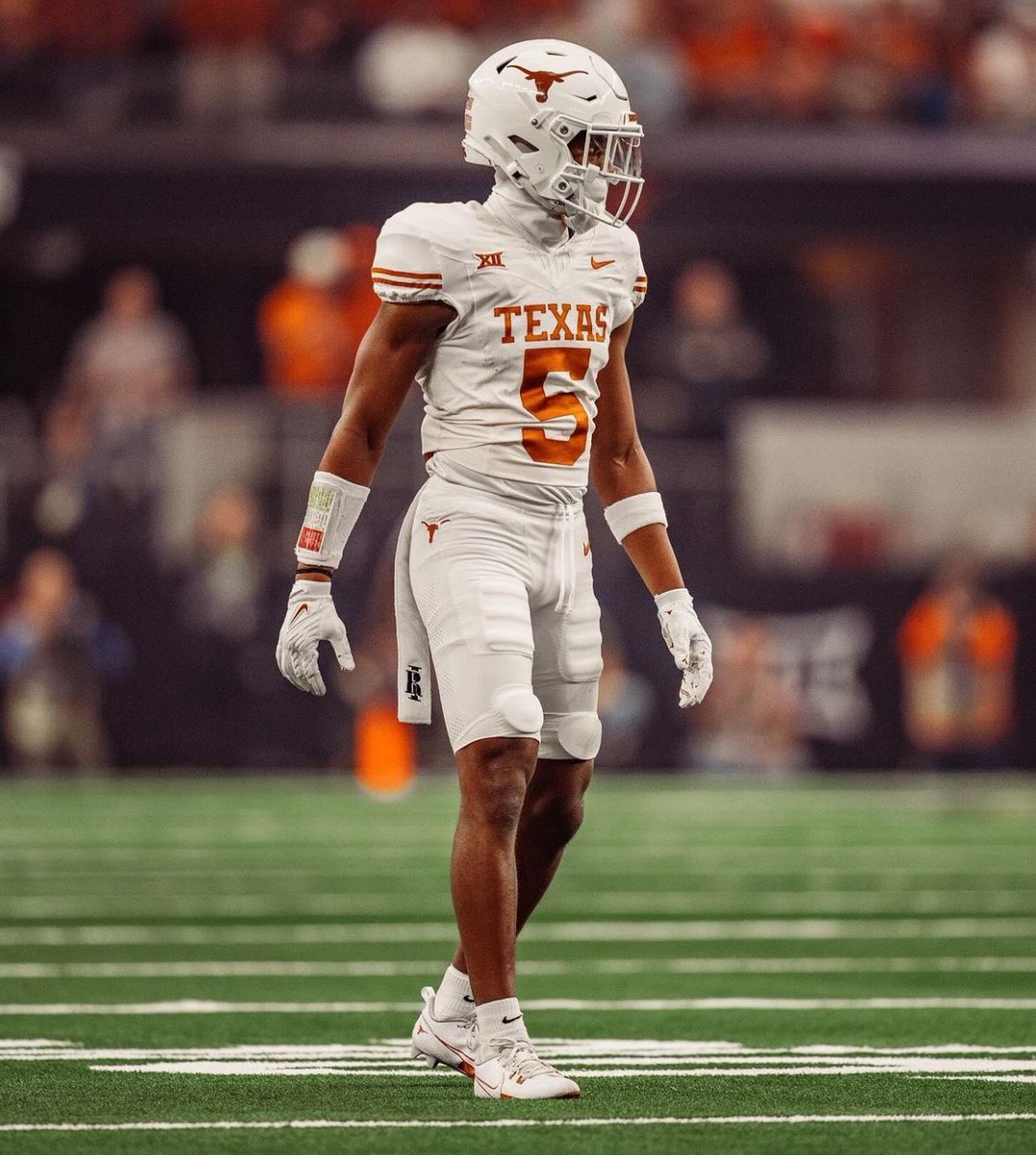 Anthony “Ant” Davis Jr (@anthonydavis077) on Twitter photo Blessed to receive an offer from University of Texas 🤘 #AGTG <a href="/coachchoice/">Coach Choice</a> <a href="/adamgorney/">Adam Gorney</a> <a href="/RivalsFriedman/">Adam Friedman</a> <a href="/SWiltfong_/">Steve Wiltfong</a> <a href="/ChadSimmons_/">ChadSimmons</a> <a href="/LemmingReport/">Tom Lemming</a> <a href="/CraigHaubert/">Craig Haubert</a> <a href="/TomLoy247/">Tom Loy</a> <a href="/JeremyO_Johnson/">Jeremy Johnson</a> <a href="/DemetricDWarren/">Demetric D. Warren</a> <a href="/JohnGarcia_Jr/">John Garcia, Jr.</a> <a href="/CoachGCarswell/">Greg Carswell 👐🏿🏈👣</a> <a href="/CoachSB_4theG/">Santavious Bryant</a> <a href="/CoachNickPopiel/">Nick Popiel</a> Blessed to receive an offer from University of Texas 🤘 #AGTG <a href="/coachchoice/">Coach Choice</a> <a href="/adamgorney/">Adam Gorney</a> <a href="/RivalsFriedman/">Adam Friedman</a> <a href="/SWiltfong_/">Steve Wiltfong</a> <a href="/ChadSimmons_/">ChadSimmons</a> <a href="/LemmingReport/">Tom Lemming</a> <a href="/CraigHaubert/">Craig Haubert</a> <a href="/TomLoy247/">Tom Loy</a> <a href="/JeremyO_Johnson/">Jeremy Johnson</a> <a href="/DemetricDWarren/">Demetric D. Warren</a> <a href="/JohnGarcia_Jr/">John Garcia, Jr.</a> <a href="/CoachGCarswell/">Greg Carswell 👐🏿🏈👣</a> <a href="/CoachSB_4theG/">Santavious Bryant</a> <a href="/CoachNickPopiel/">Nick Popiel</a>