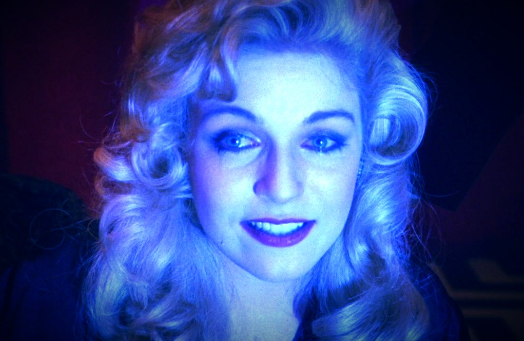 choppingwoodpod's tweet photo. Lynch lighting Laura in FWWM https://t.co/fvWfVk38MC