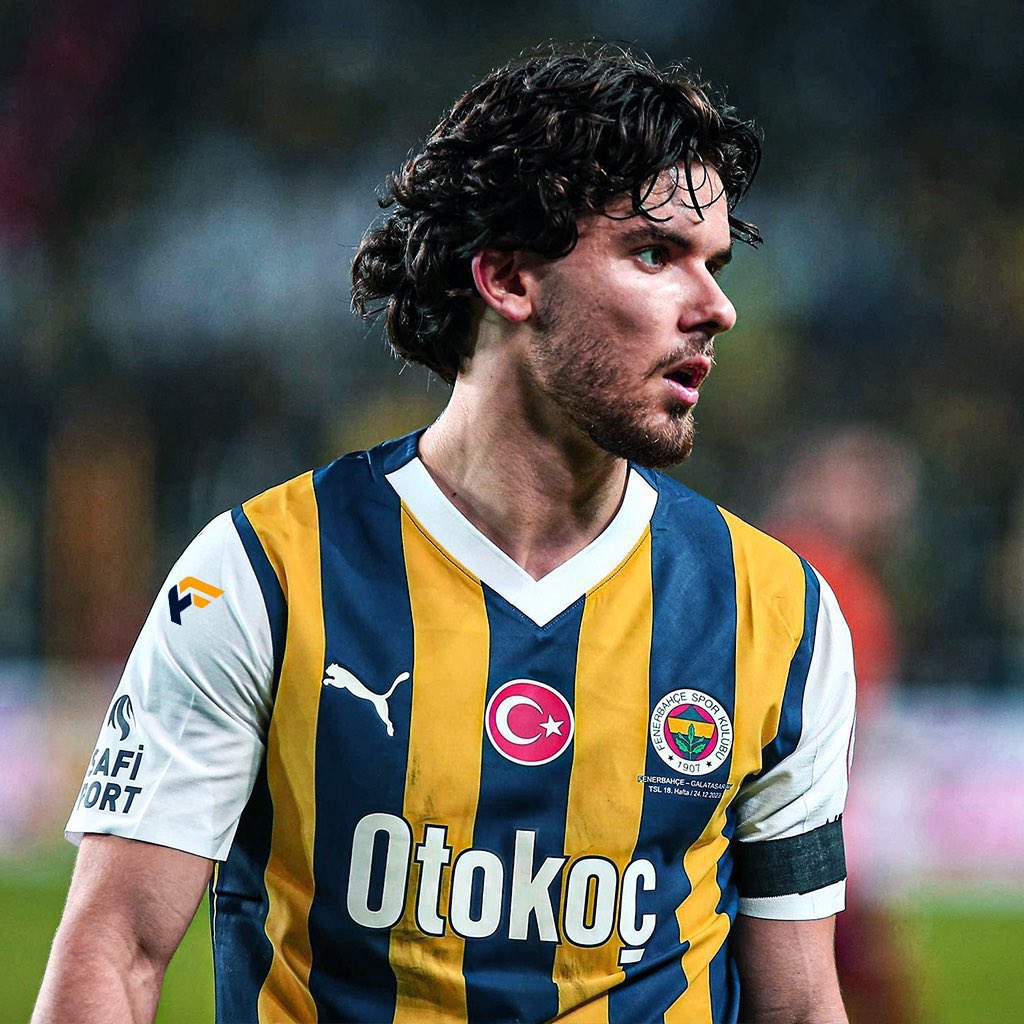 JoueursTR's tweet photo. Ça veut pas mettre 30M€ sur ce mec, en effet, il en vaut le double maintenant bande de p’tit con. 

FERDI KADIOĞLU 💎🇹🇷 https://t.co/xSEhsUs7Ux