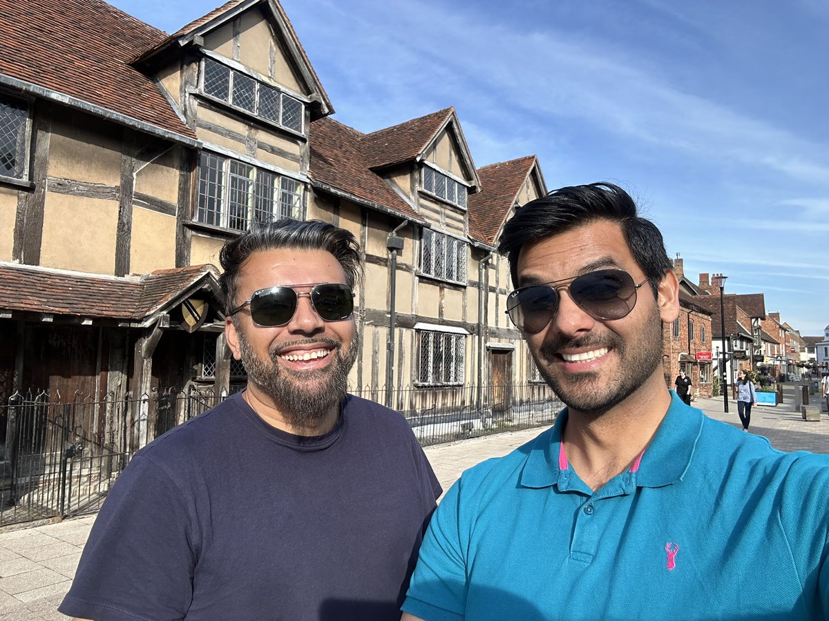 Khurrum M. Sultan (@khurrummsultan) on Twitter photo Met up with one half of <a href="/DirectorsTake/">The Directors Take Podcast</a> the inspirational and extraordinary directing talent that is @Oz_Arshad. Absolutely smashing it. Thank you so much brother for coming to see me. So nice to talk all things creative and industry. What you and <a href="/chocuz/">Marcus Anthony Thomas</a> are doing is invaluable🙏🏽 Met up with one half of <a href="/DirectorsTake/">The Directors Take Podcast</a> the inspirational and extraordinary directing talent that is @Oz_Arshad. Absolutely smashing it. Thank you so much brother for coming to see me. So nice to talk all things creative and industry. What you and <a href="/chocuz/">Marcus Anthony Thomas</a> are doing is invaluable🙏🏽