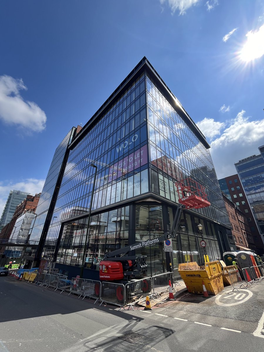Site visit today to 2 of our projects in busy Birmingham.

One almost completed 10 story office refurbishment scheme in the centre of Brum’ and the other a new build 278 apartment scheme known as the Boulevard. 

#wma #refurb #newbuild #birmingham #construction #architecture