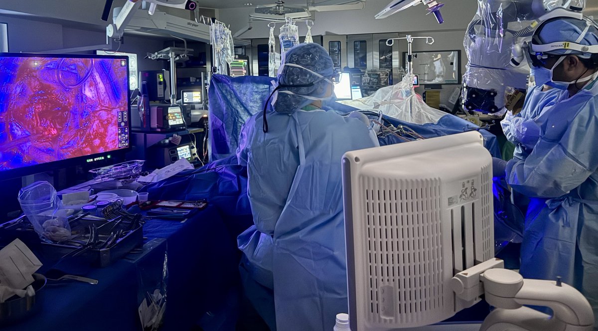 Johns Hopkins Neurosurgery tweet media