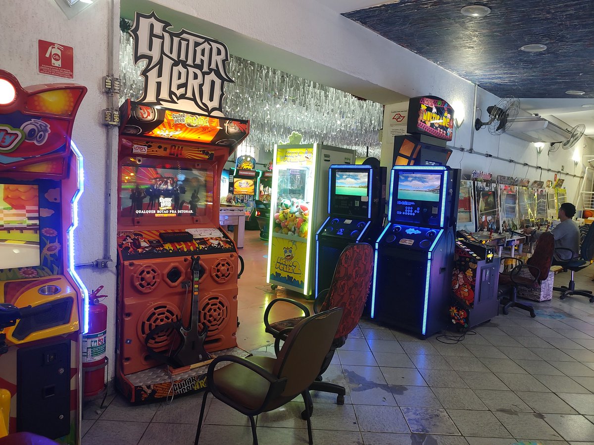 ViuvasDoArcade's tweet image. Férias chegando ao fim, resolvi tirar uma tarde pra gastar umas fichas na Lord&apos;s do Tatuapé, um dos últimos fliperamas de rua que ainda resistem no Brasil.