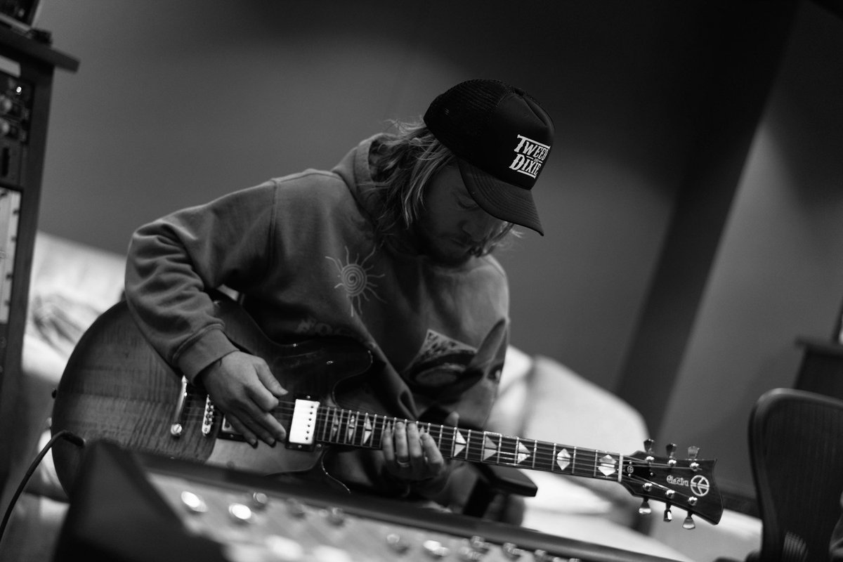 thecadillac3's tweet photo. BTS recording “Free Fallin’” 📸⚡️ https://t.co/np5mShmzPG https://t.co/YWJT9gcASa