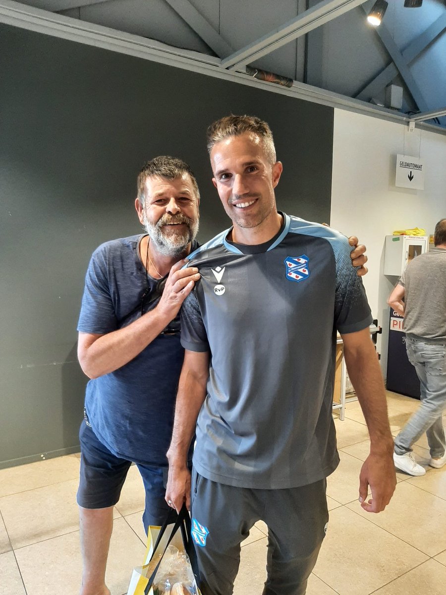 Elke Heerenveen trainer komt vroeg of laat een keer mijn broer tegen (en meestal is dat in de lokale Jumbo) 😂😂😂