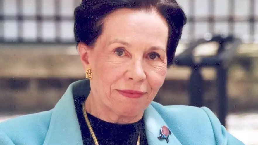 MFGaraud's tweet photo. Nous glissons de l'État à la société, de la souveraineté à l'identité et du gouvernement à la gestion, refusant de comprendre ce que ce dérapage comporte d'imposture, révèle d'inconsistance et engendre de dangers https://t.co/d3rtPmaS5s