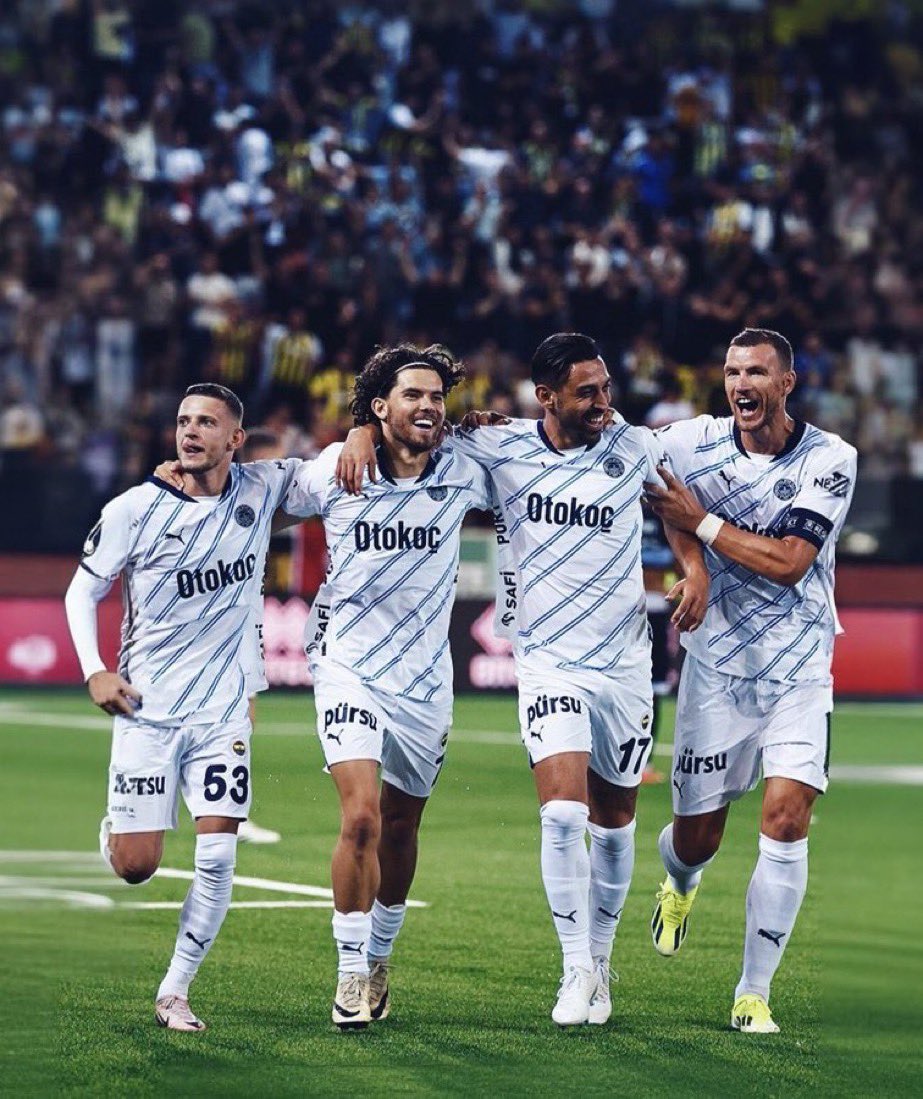 Takım çok pas hatası yapıyor...

Çok top kaptırıyor. Stoperler çok kötü.

İnşallah ilk maç diye böyledir.

Lille bizi bu oyunla 5'ler maalesef.

#LUGvFB Mourinho  Şampiyonlar Ligi 2 Ferdi Kadıoğlu  Dzeko Kent Jayden çağlar mert müldür