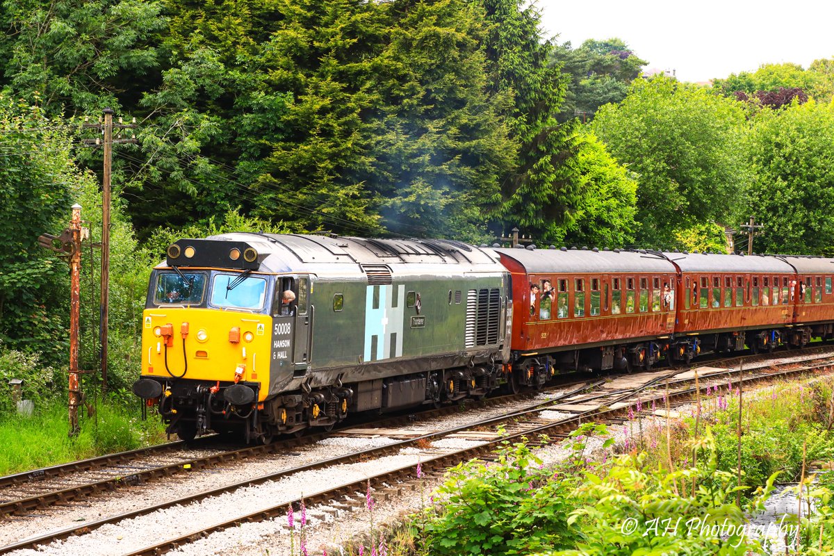 andrew_herny's tweet image. The @WorthValley Diesel Gala also saw the attendance of Knottingley's finest as Hanson &amp;amp; Hall owned @Class50s 50008 'Thunderer' rolls back down through Haworth Top Field, as well as pictured on the climb past Haworth TMD on the way to Oxenhope. #WorthValley #KWVR #Class50 #Hoover