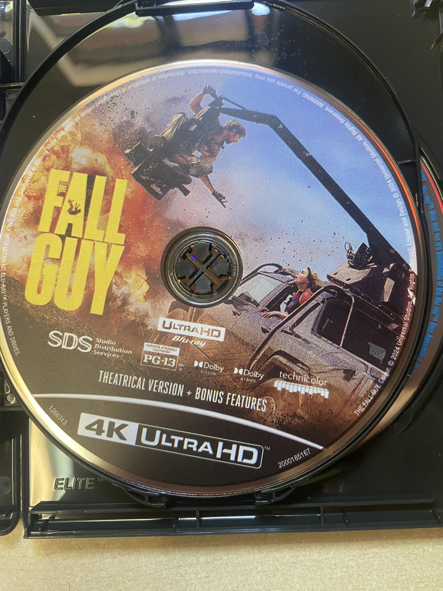 🩷TAY-TAY WON!!!!!💙 tweet media