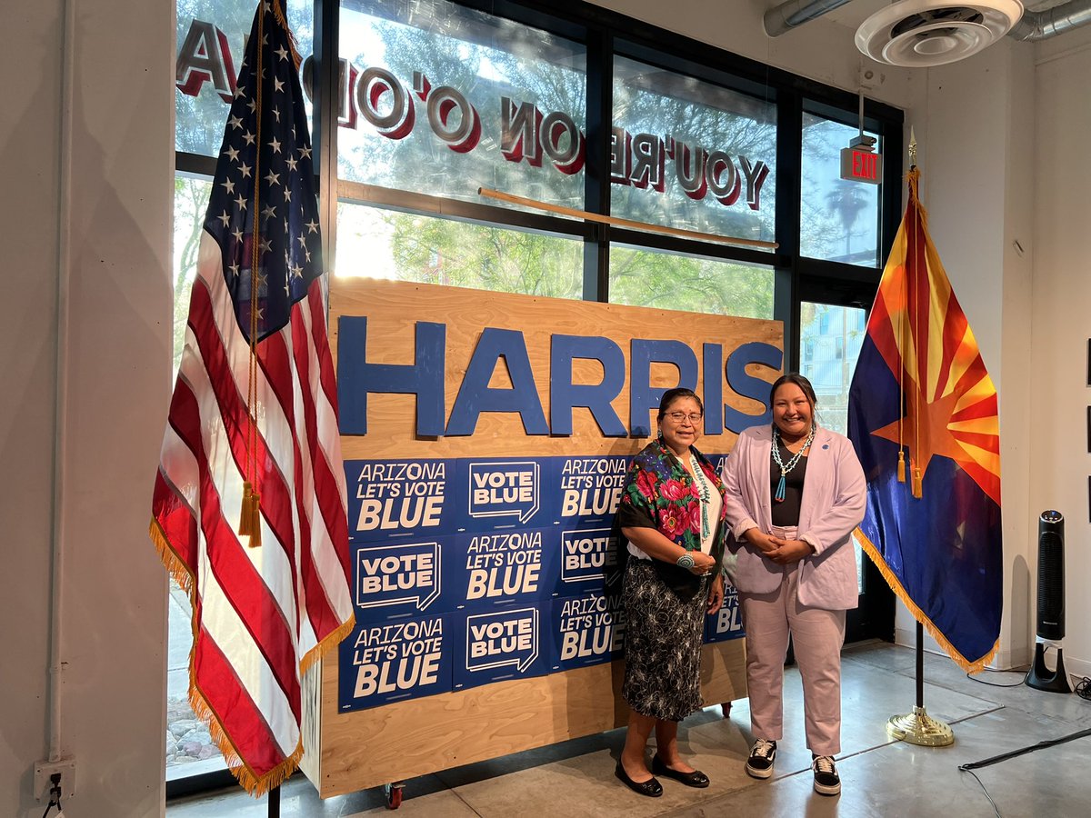 HaswoodForKS's tweet image. Let’s get Harris elected! Super excited to have spent last evening with Arizona Natives for Harris! AZ, yall do the work! The Native vote was able to get Gov. Hobbs, Mark Kelly, &amp;amp; Biden to office! 

I am cheering you on from KS!

#nativevote