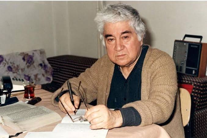 Aziz Nesin şöyle mi demişti: "Göklerden gelen bir karar falan yok, aşağıda geri zekalı çok"
