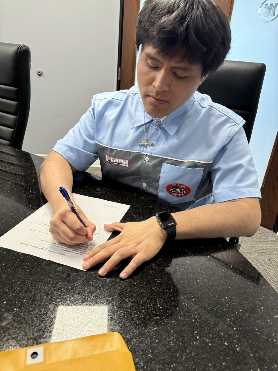 Bamslol's tweet image. Something I’ve always wanted to accomplish in life was paying back to my Mom and Family.

Today I bought my Mom and my family a new home.

I’M OFFICIALLY A HOME OWNER✅🥳