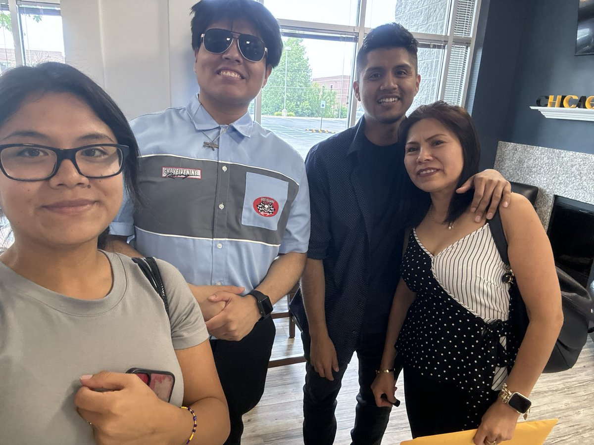 Bamslol's tweet image. Something I’ve always wanted to accomplish in life was paying back to my Mom and Family.

Today I bought my Mom and my family a new home.

I’M OFFICIALLY A HOME OWNER✅🥳