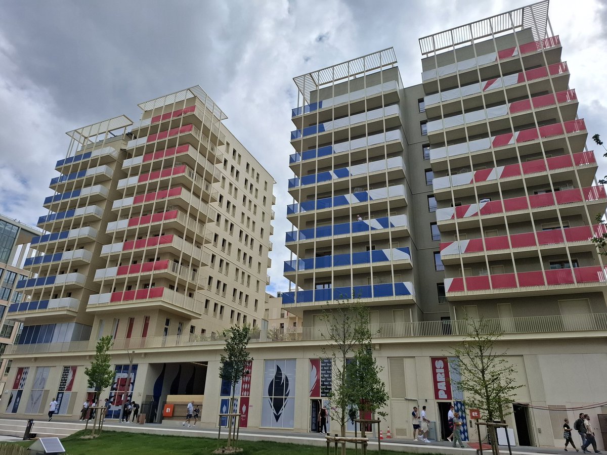 Les bâtiments de <a href="/EquipeFRA/">Equipe France</a> au Village Olympique... La plus grande délégation d’athlètes Français de l’histoire ! <a href="/Paris2024/">Paris 2024</a>