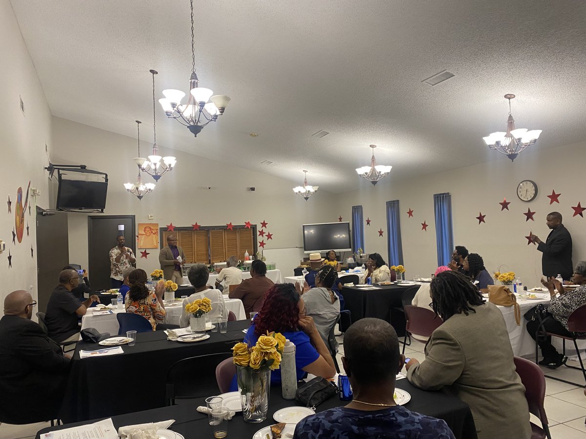 SBPANUS's tweet photo. This evening, The Southern Black Policy and Advocacy Network (SBPAN) &amp; TR Hoover hosted a #communitydinner bringing together Dallas faith leaders for a conversation on HIV Policy and Advocacy. 🍽️✨

. 🖤✊🏾

🌟 SBPAN #KeepingYouInformed #EndHIV #DallasFaithLeaders  #HIVPrevention https://t.co/U1FJK4VN8X