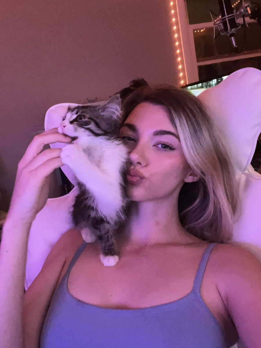 Anna Wray tweet media