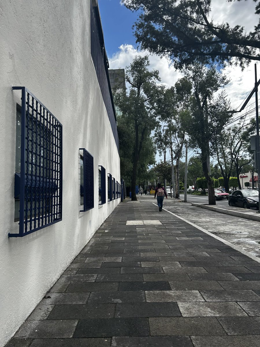 neuroteacher's tweet image. #SálvameRadio #ClienteSatisfecho con el #OriginalyCopia, acá todo sereno, por la tarde mucho sol la zona de hospitales (Tlalpan) y un choque enfrente del Instituto Nacional de Rehabilitación 😬