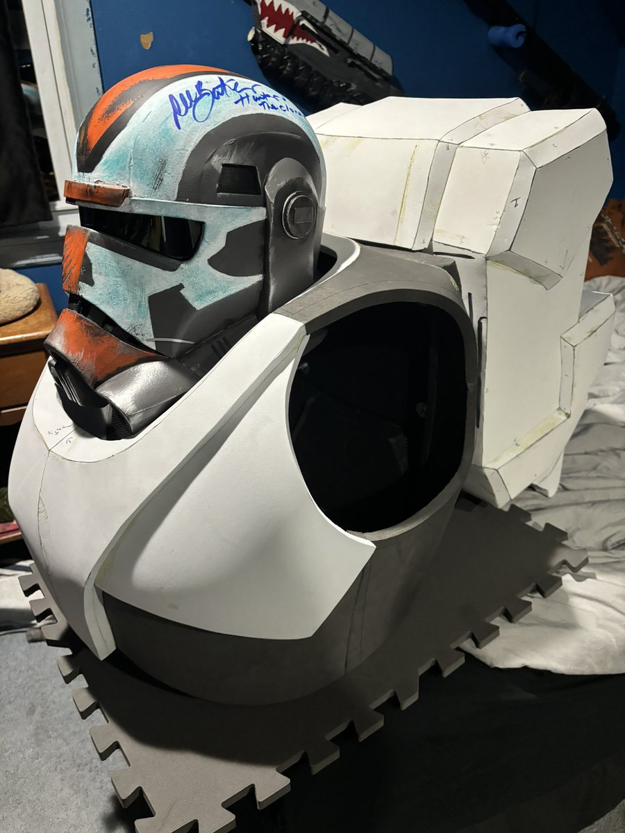 SgtSkittle117's tweet image. Magnets are attached for Hunter. #starwars #badbatch #hunterbadbatch #starwarscosplay