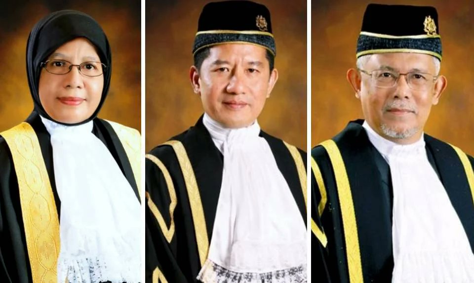 TERIMA kasih dari rakyat Malaysia kepada panel tiga hakim yang diketuai Datuk Hadhariah Syed Ismail bersama Hakim Mohamed Zaini Mazlan (gambar tengah) dan Hakim Datuk Azmi Ariffin kerana memberikan keadilan yang sewajarnya kepada keluarga Allahyarham Zulfarhan Osman.

Semoga para