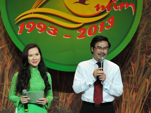 ✅Một MC Hữu Luân có duyên, Một chương trình Cải Lương - Đờn Ca Tài Tử kéo dài suốt 3 Thập niên. Những Thính giả Miền Tây ắt hẳn đã có cảm giác mong chờ đến lúc 2 giờ chiều ngày thứ 7  để được nghe Chương trình này Của Đài Tiếng nói nhân dân Thành phố Hồ