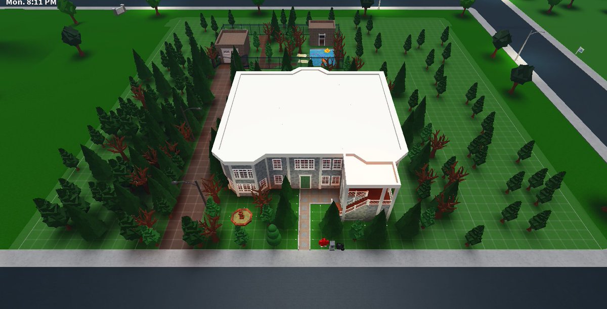 IceGalaxyYT's tweet photo. @heybloxburg Hey Bloxburg friends I'm a fellow Small youtuber and I was Wondering If you would like to put my build in the Market place where they can buy my house its a creepy one!! Message me At adityasookraj19@gmail.com https://t.co/1SftqAwghV