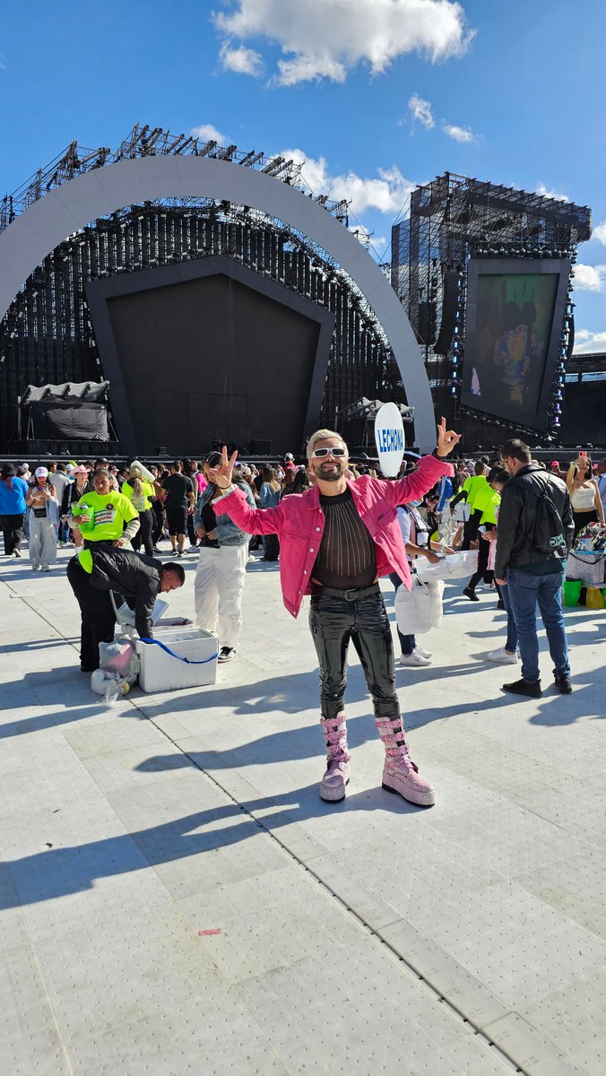 Viví el "Mañana sera bonito TOUR Y FEST"  y han sido los mejores conciertos de mi vida hasta ahora, Hoy voy a revivir en un live ese maravilloso concierto recordando lo lindo q me dejo esta era, Lo mucho q me sanaste <a href="/karolg/">LABICHOTA</a> con tu musica y tu historia. HOY ES MAS BONITO! ❤️‍🩹🌞