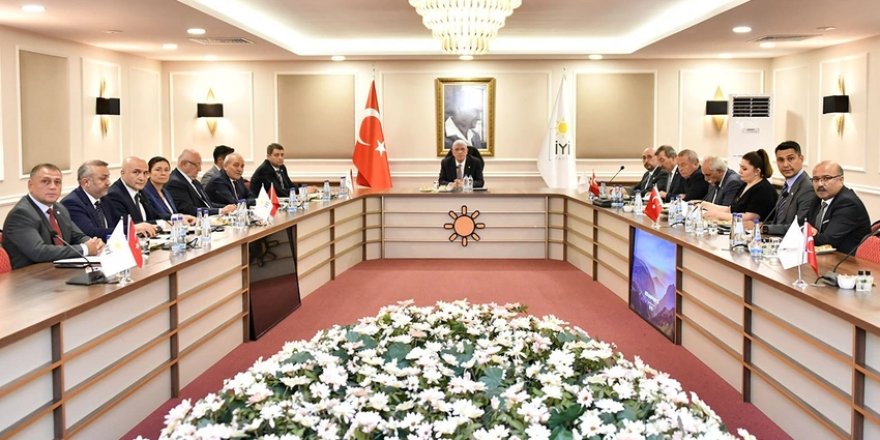 İYİ Parti'de Başkanlık Divanı toplandı dlvr.it/T9zZ2f